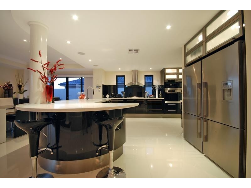 6 Lopez Way, Iluka WA 6028