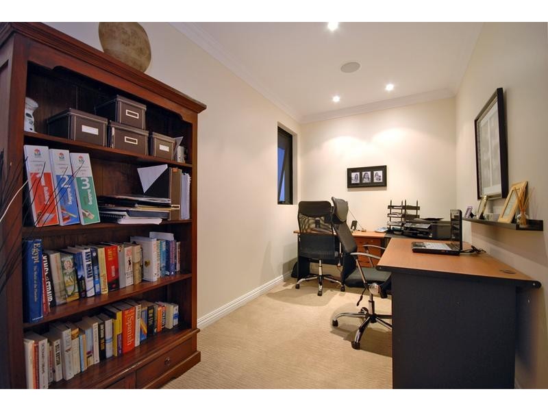 6 Lopez Way, Iluka WA 6028