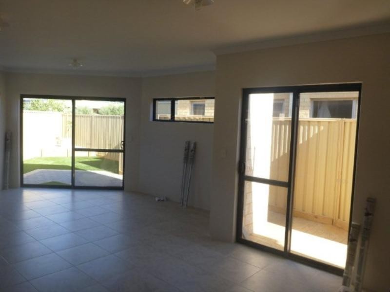 26 Beachwood Cres, Butler WA 6036