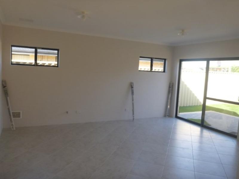 26 Beachwood Cres, Butler WA 6036