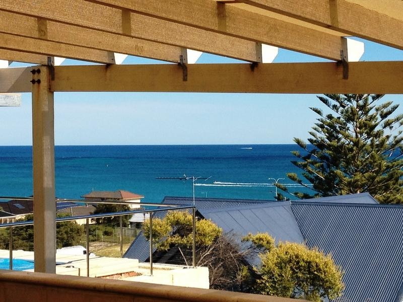 21 Ashley Avenue, Quinns Rocks WA 6030