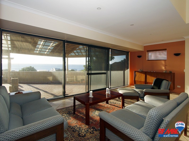 21 Ashley Avenue, Quinns Rocks WA 6030