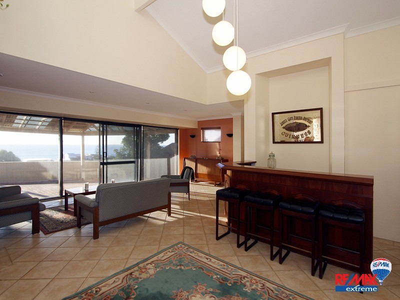 21 Ashley Avenue, Quinns Rocks WA 6030