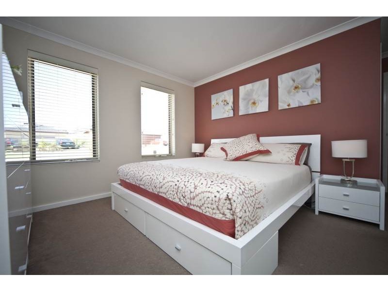 36 Crosthwait Circle, Tapping WA 6065