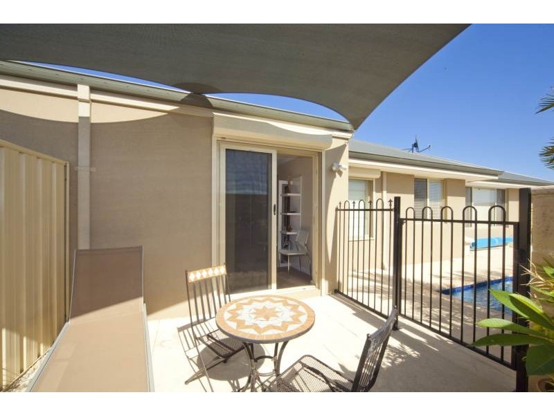 36 Crosthwait Circle, Tapping WA 6065