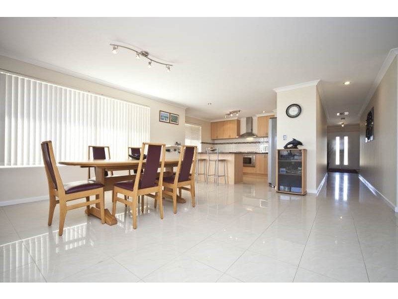 36 Crosthwait Circle, Tapping WA 6065