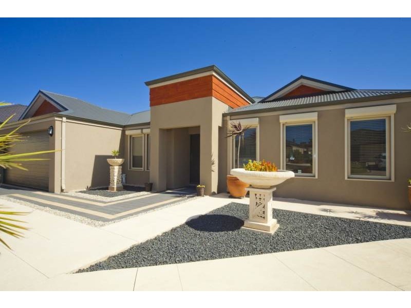 36 Crosthwait Circle, Tapping WA 6065