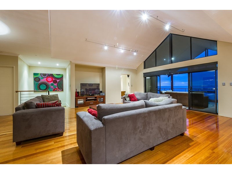 214 Ocean Drive, Quinns Rocks WA 6030