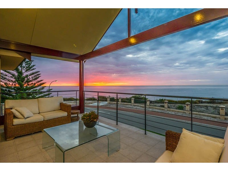 214 Ocean Drive, Quinns Rocks WA 6030