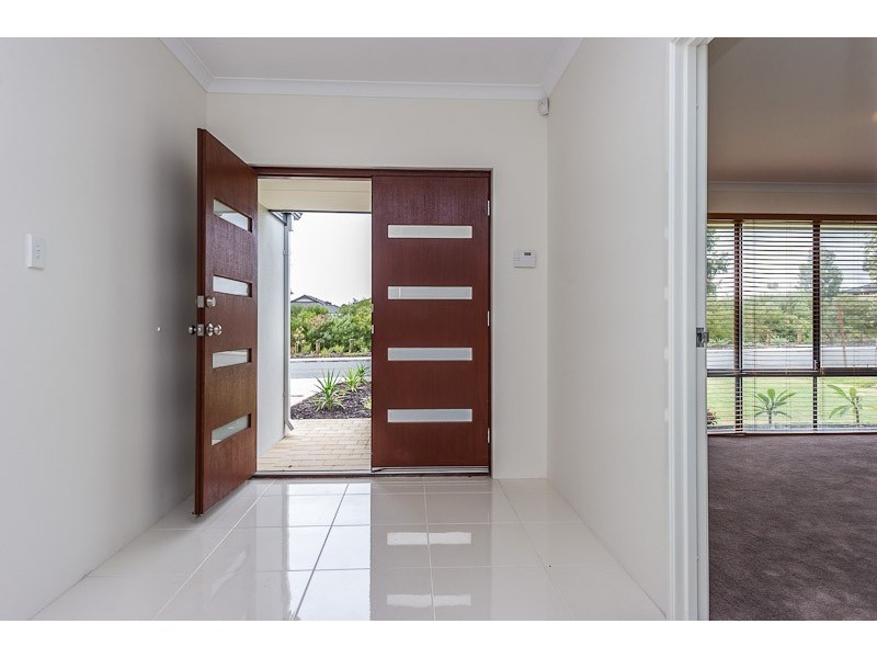 14 Carbine Loop, Banksia Grove WA 6031