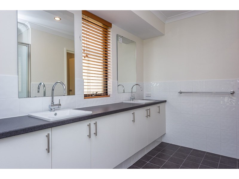 14 Carbine Loop, Banksia Grove WA 6031