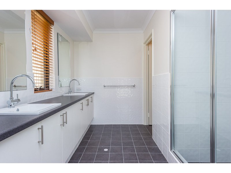 14 Carbine Loop, Banksia Grove WA 6031