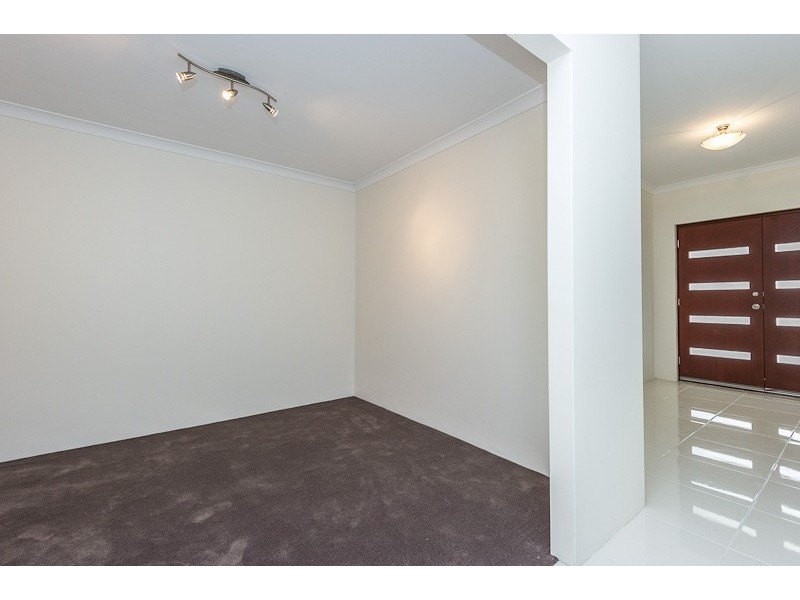 14 Carbine Loop, Banksia Grove WA 6031