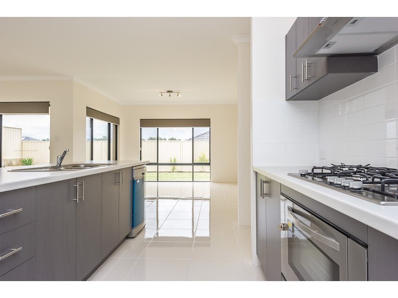 14 Carbine Loop, Banksia Grove WA 6031