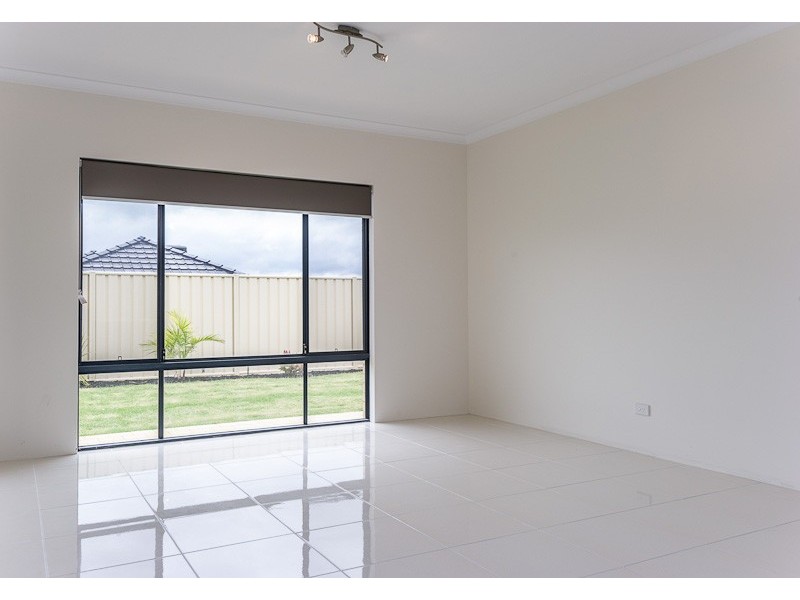 14 Carbine Loop, Banksia Grove WA 6031