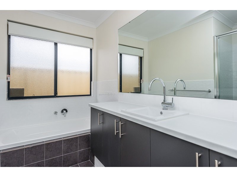14 Carbine Loop, Banksia Grove WA 6031