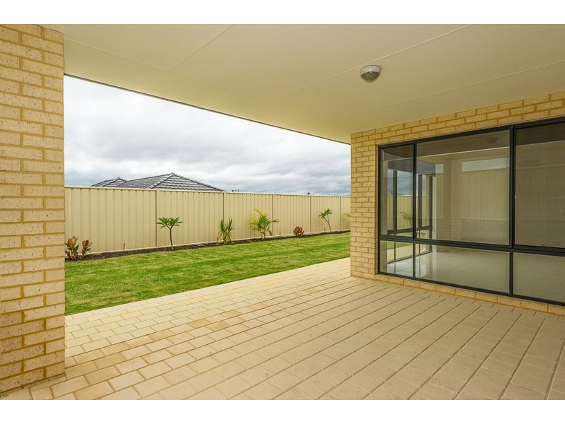 14 Carbine Loop, Banksia Grove WA 6031