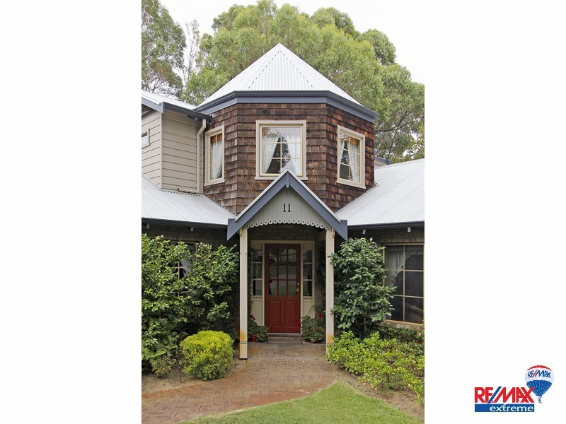 11 Scenic Drive, Wanneroo WA 6065