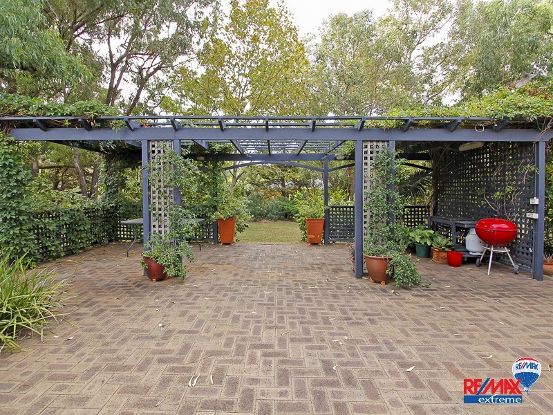 11 Scenic Drive, Wanneroo WA 6065