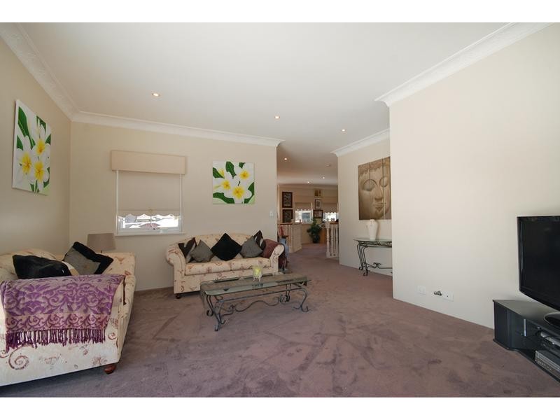 14 Manta Pass, Mindarie WA 6030