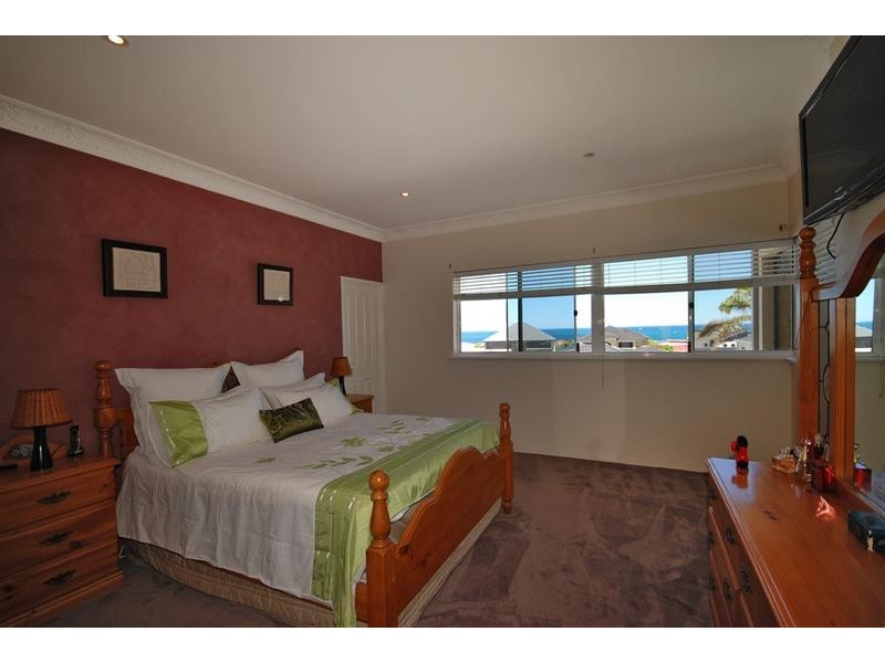 14 Manta Pass, Mindarie WA 6030