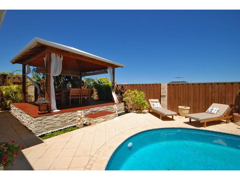 14 Manta Pass, Mindarie WA 6030