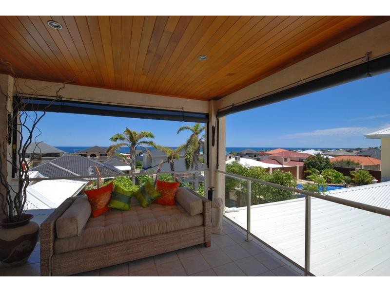 14 Manta Pass, Mindarie WA 6030