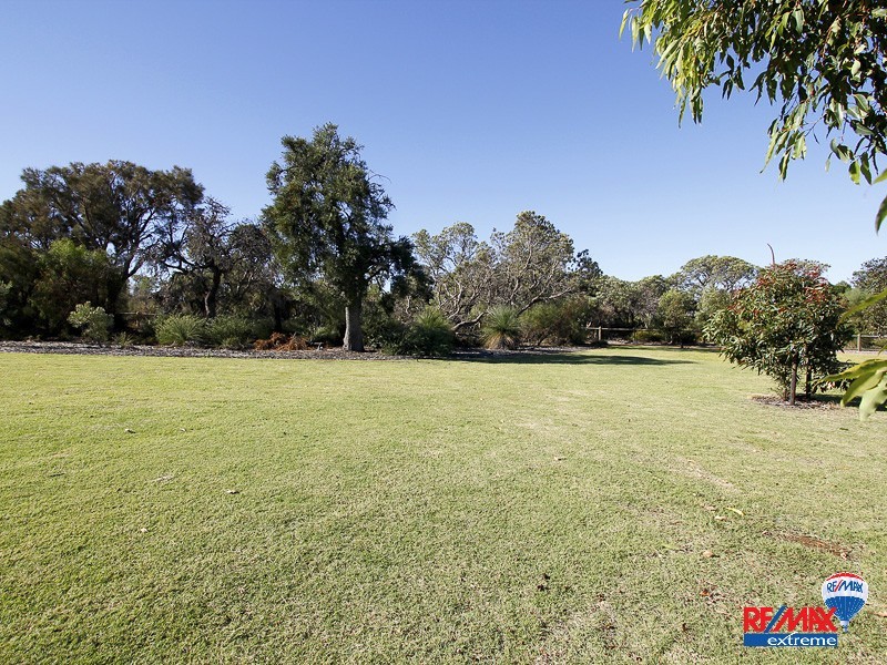 28 Nambi Parkway, Banksia Grove WA 6031