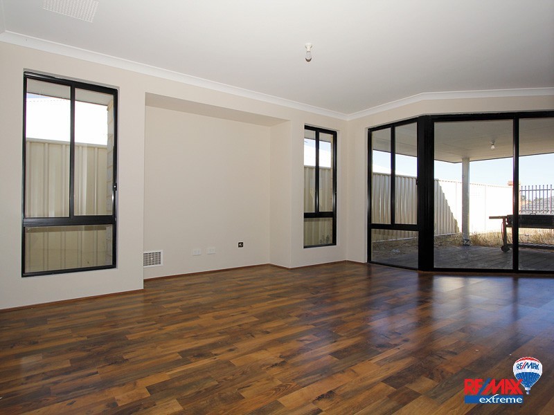 28 Nambi Parkway, Banksia Grove WA 6031