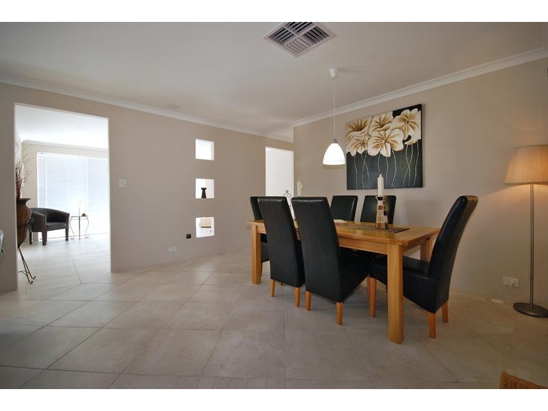 65 Brightlands Circuit, Carramar WA 6031