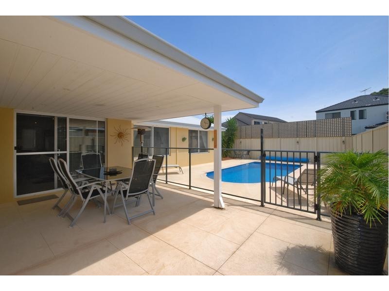 65 Brightlands Circuit, Carramar WA 6031