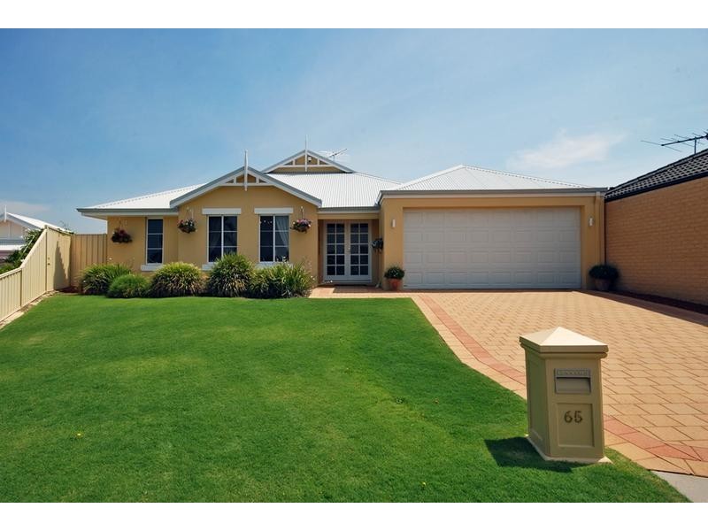 65 Brightlands Circuit, Carramar WA 6031