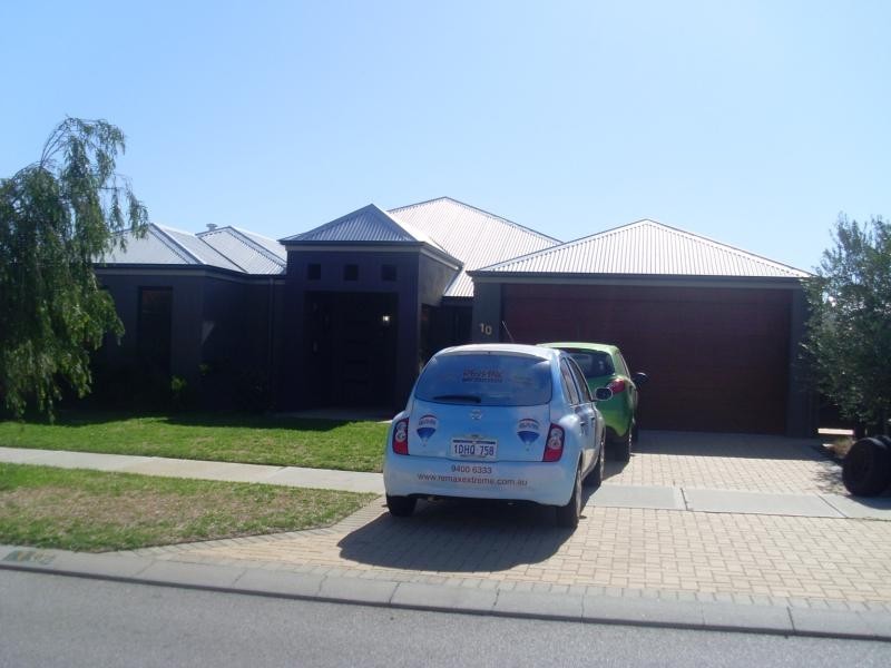 10 Ammanford Crescent, Butler WA 6036