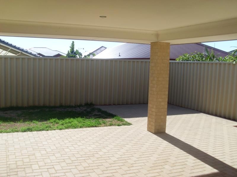 10 Ammanford Crescent, Butler WA 6036
