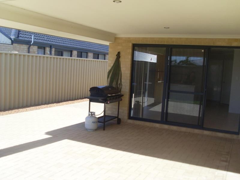 10 Ammanford Crescent, Butler WA 6036
