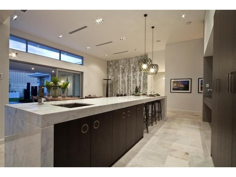 21 Romano Crescent, Iluka WA 6028