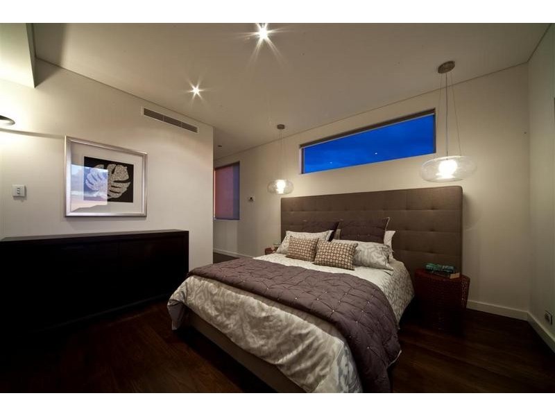 21 Romano Crescent, Iluka WA 6028