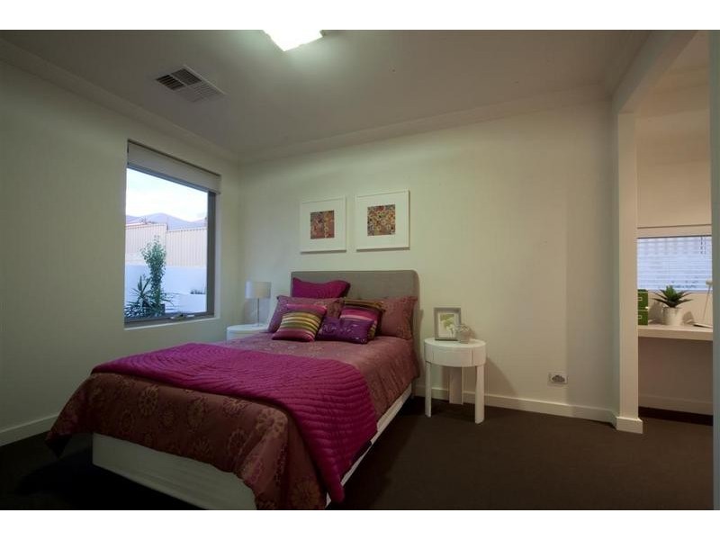 21 Romano Crescent, Iluka WA 6028