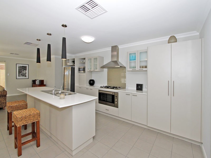 34 Seaspray Crescent, Jindalee WA 6036