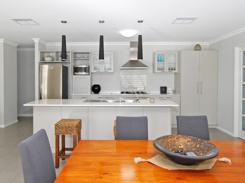 34 Seaspray Crescent, Jindalee WA 6036