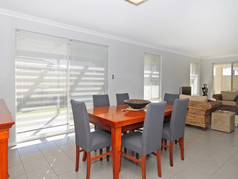 34 Seaspray Crescent, Jindalee WA 6036
