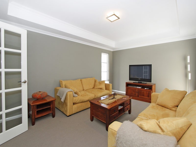 34 Seaspray Crescent, Jindalee WA 6036