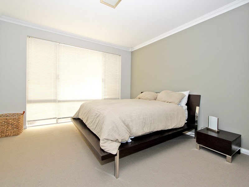 34 Seaspray Crescent, Jindalee WA 6036