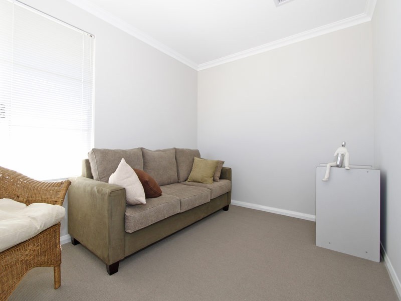 34 Seaspray Crescent, Jindalee WA 6036