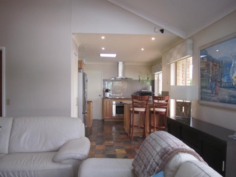 100 Flinders Avenue, Hillarys WA 6025