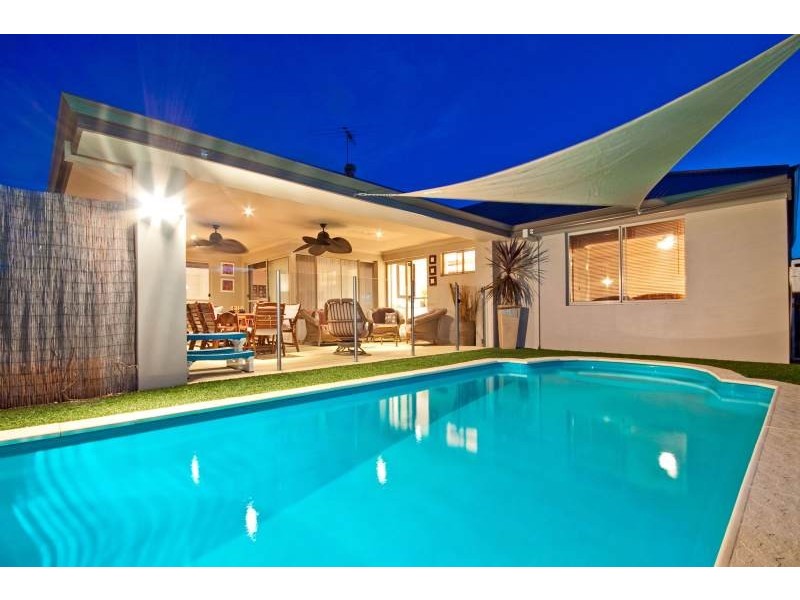 9 Pardalote Way, Tapping WA 6065