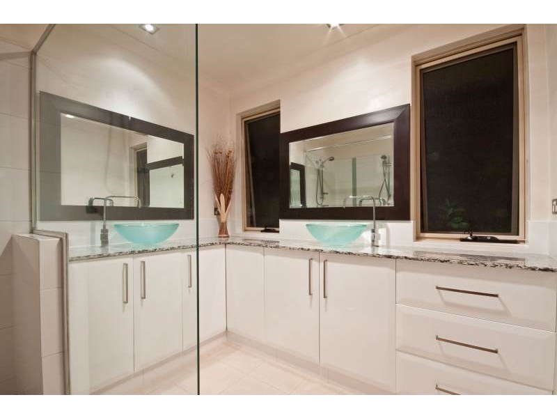 9 Pardalote Way, Tapping WA 6065