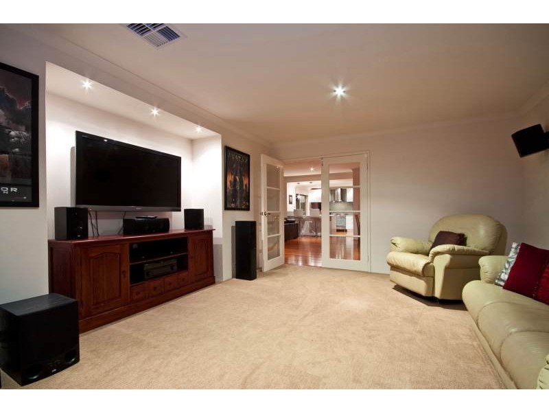 9 Pardalote Way, Tapping WA 6065