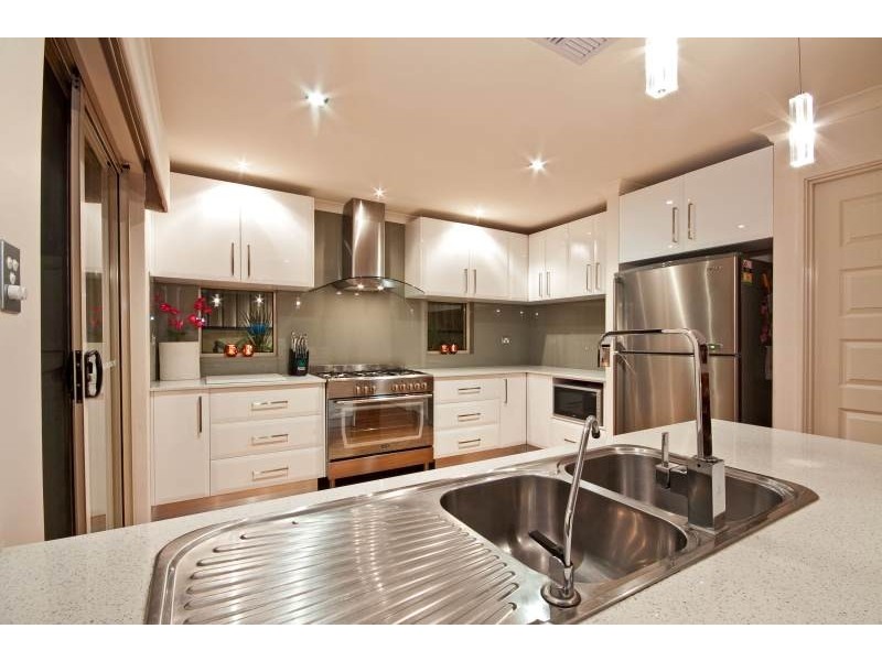 9 Pardalote Way, Tapping WA 6065