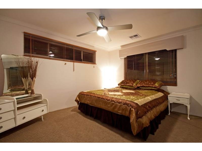 9 Pardalote Way, Tapping WA 6065